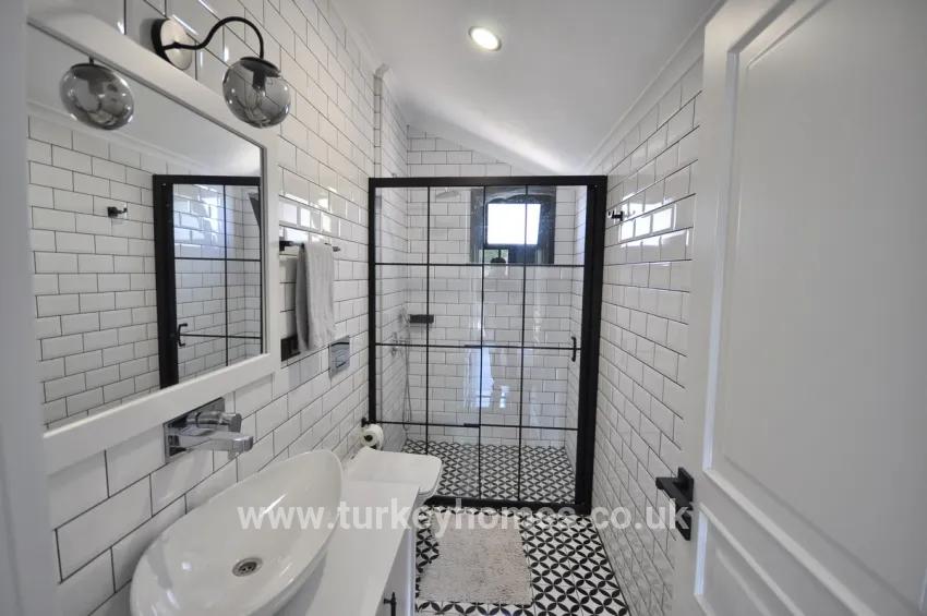 4+1-Zimmer Villa Zu verkaufen in Çiftlik Bz. Fethiye - 660 m²