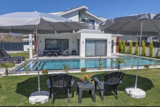 Freistehende Villa mit Pool, 3+1, zum Verkauf In Kargı