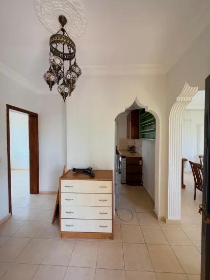 Freistehende Villa mit Garten und Pool zu vermieten