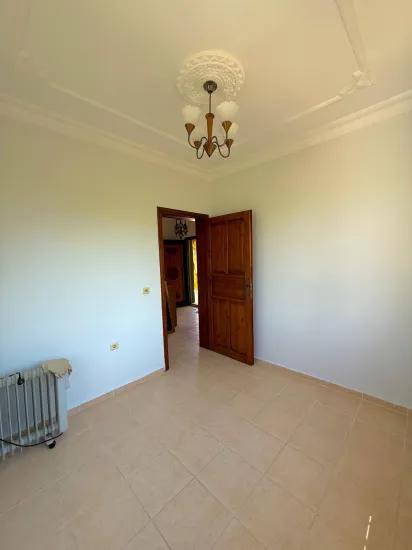 Freistehende Villa mit Garten und Pool zu vermieten