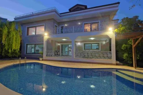 Fethiye Karagedik 661 M² Grundstück Innerhalb 8+1 privat mit Pool Villa