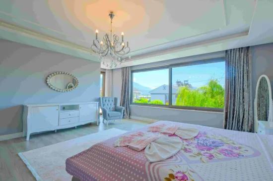 Fethiye Karagedik 661 M² Grundstück Innerhalb 8+1 privat mit Pool Villa