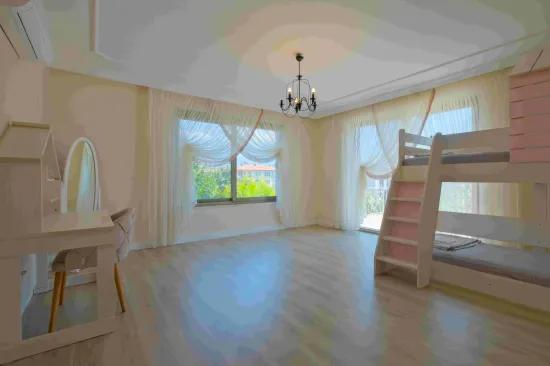 Fethiye Karagedik 661 M² Grundstück Innerhalb 8+1 privat mit Pool Villa