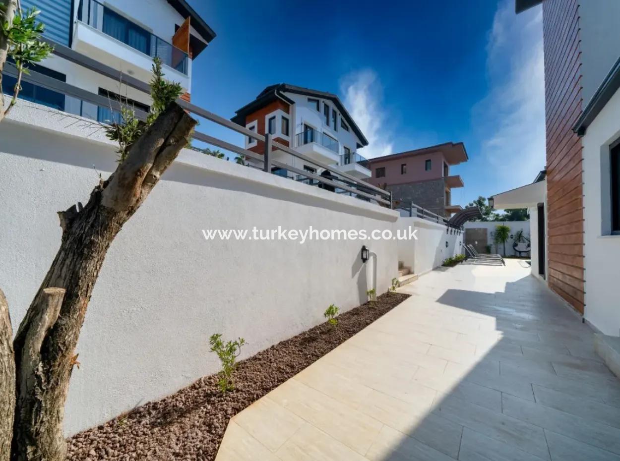 4-Stöckige Freistehende Villa In Çiftlik