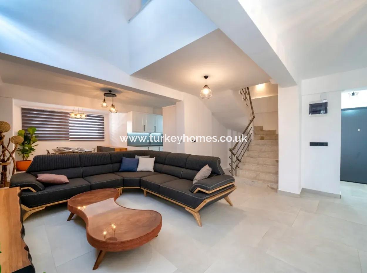 4-Stöckige Freistehende Villa In Çiftlik