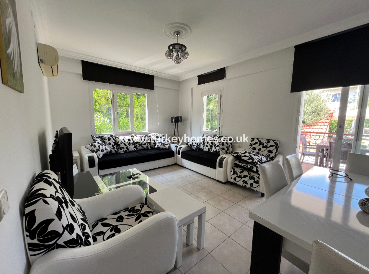 2+1 Möblierte Wohnung In Einer Anlage Mit Pool