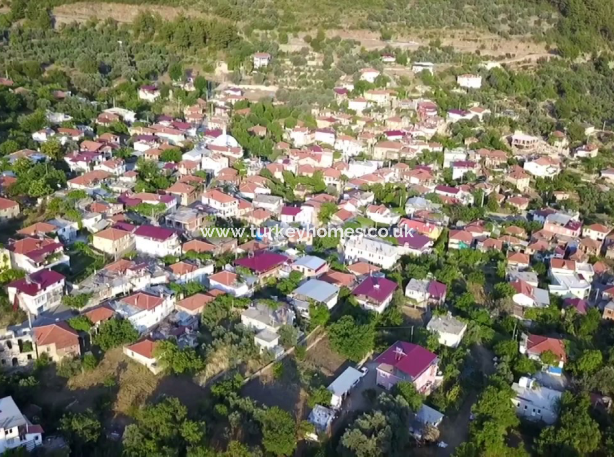Grundstück Zum Verkauf Im Bereich Der Villa Mit Einvernehmlicher Aufteilung In İncirköy
