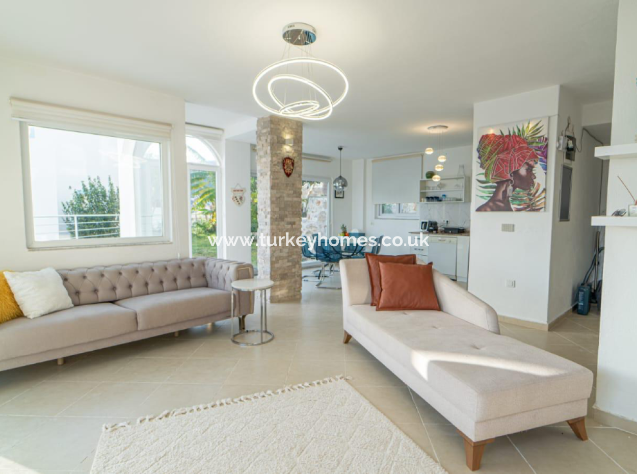 Triplex-Villa Mit Blick Auf Das Meer Und Die Prinzeninseln Freistehender Pool In Kalkan, Kaş