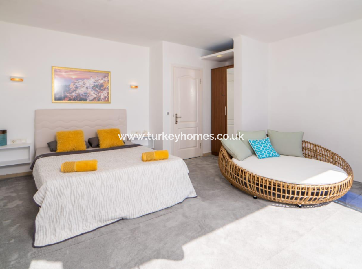 Triplex-Villa Mit Blick Auf Das Meer Und Die Prinzeninseln Freistehender Pool In Kalkan, Kaş