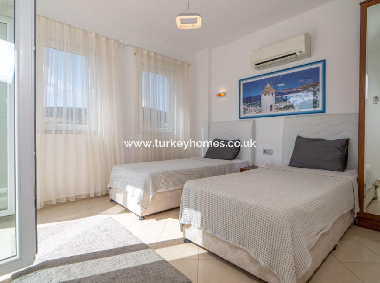 Triplex-Villa Mit Blick Auf Das Meer Und Die Prinzeninseln Freistehender Pool In Kalkan, Kaş