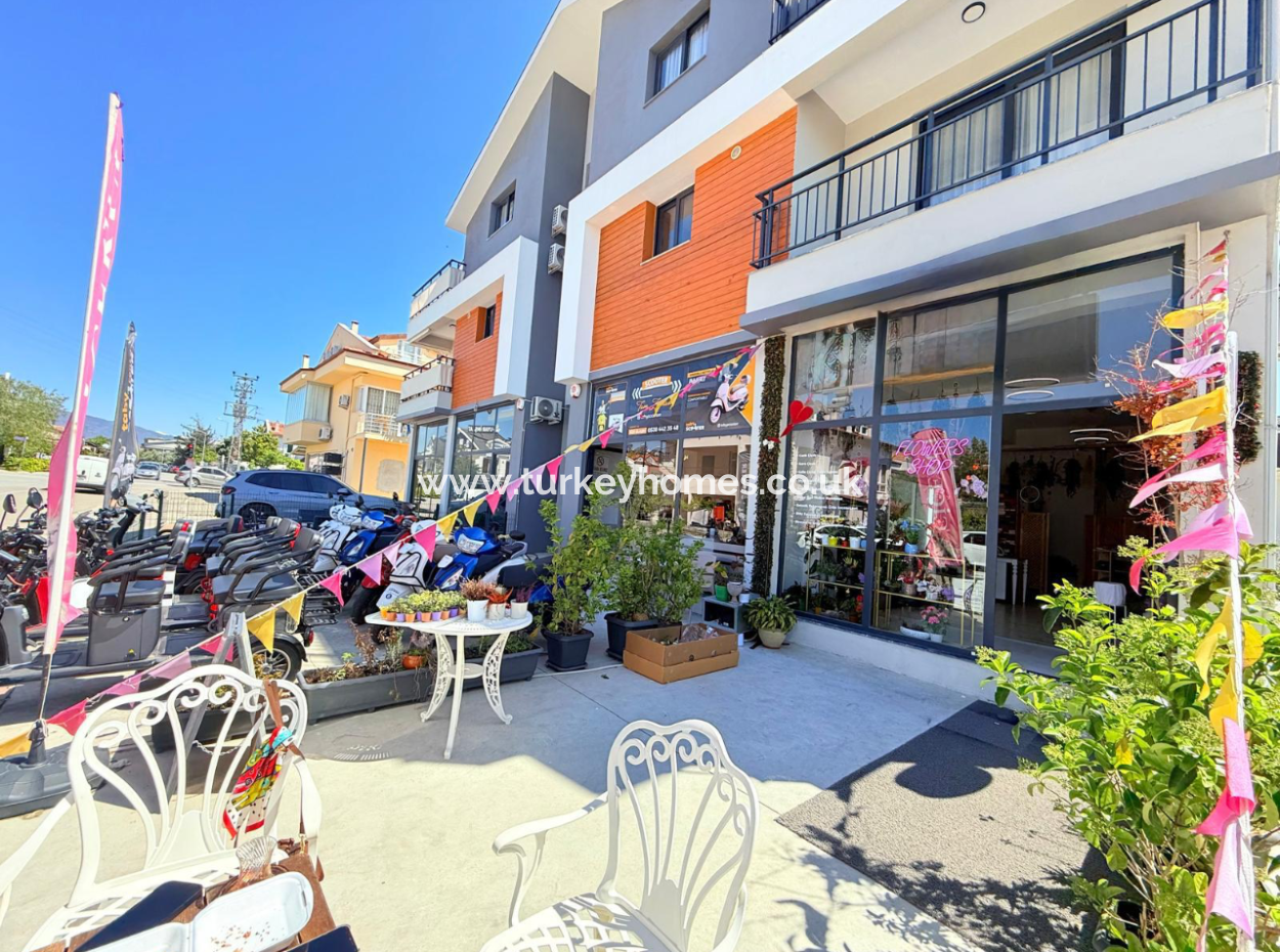 2 Geschäfte Zum Verkauf An Der Ecke Mit Blick Auf Yergüzlar In Akarca