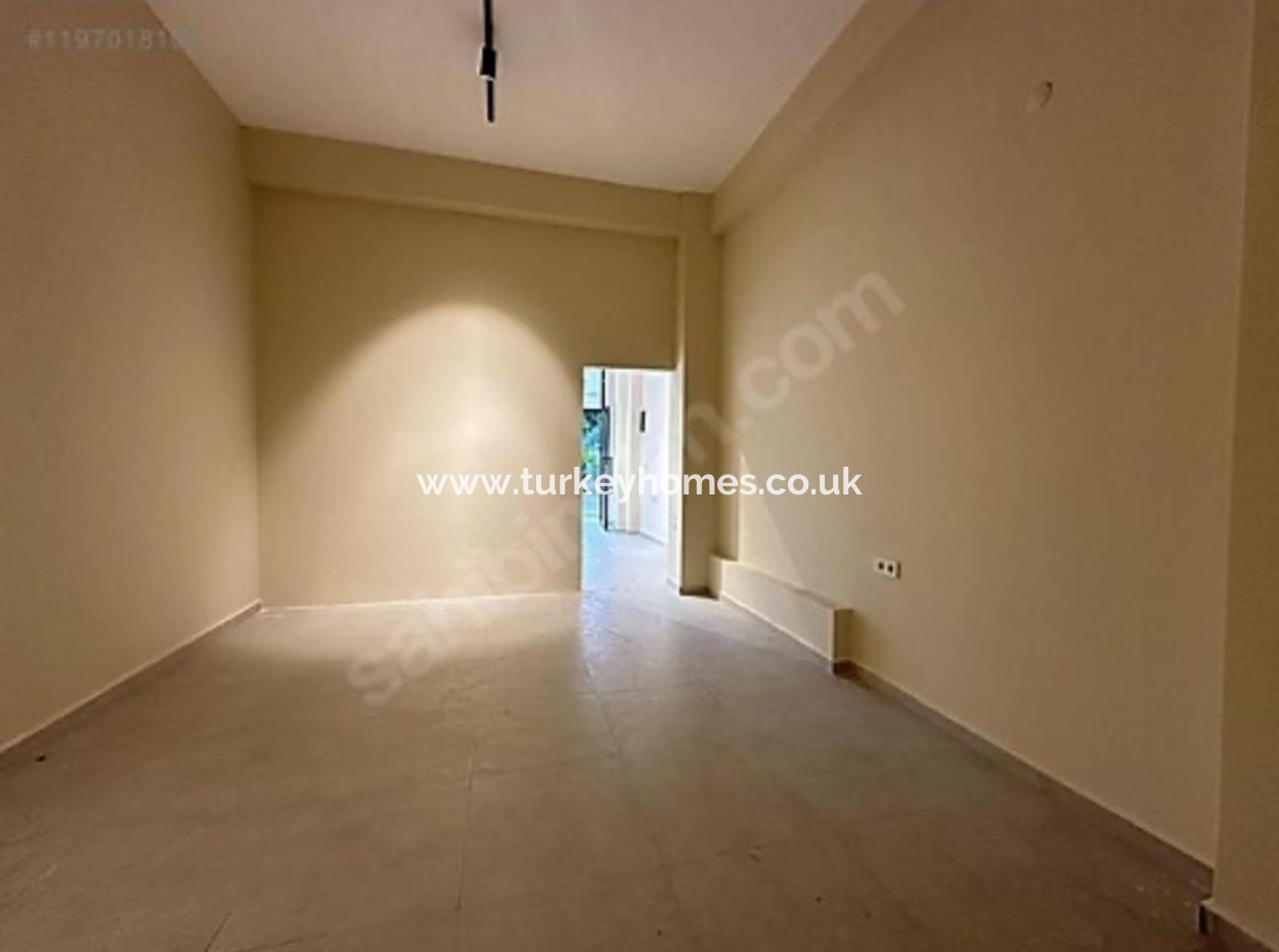 2 Geschäfte Zum Verkauf An Der Ecke Mit Blick Auf Yergüzlar In Akarca