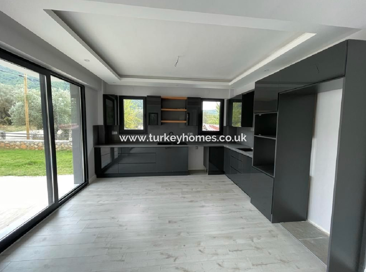 5 Villen Zu 1 Verkauf In Üzümlü