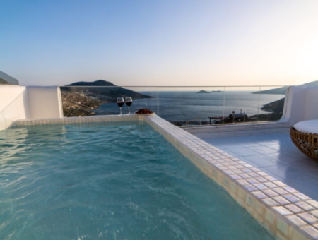 Triplex-Villa Mit Blick Auf Das Meer Und Die Prinzeninseln Freistehender Pool In Kalkan, Kaş