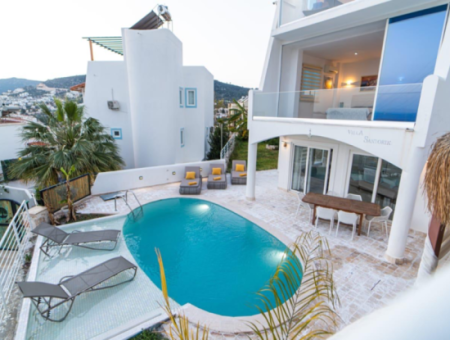 Triplex-Villa Mit Blick Auf Das Meer Und Die Prinzeninseln Freistehender Pool In Kalkan, Kaş