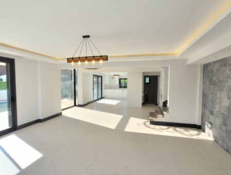 Großzügige 4+1 Villa Mit Privatem Pool Und Terrasse In Fethiye