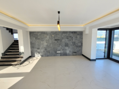 Großzügige 4+1 Villa Mit Privatem Pool Und Terrasse In Fethiye