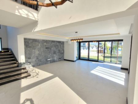 Großzügige 4+1 Villa Mit Privatem Pool Und Terrasse In Fethiye