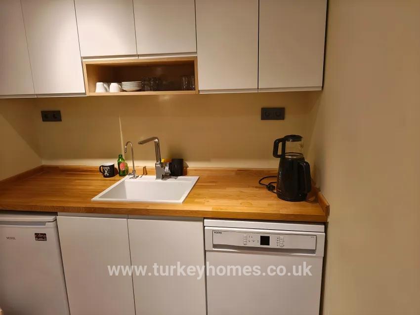 From Bersu Yatırım, a 3+1 office for rent near the Shopping Centre