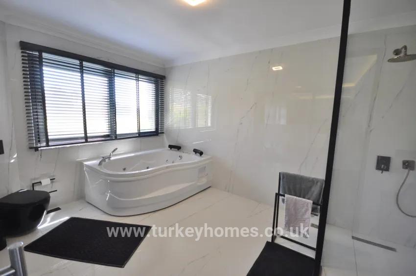 4+1 Bedroom Villa For sale in Çiftlik Nbh. Fethiye - 660 m²