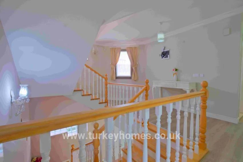 8+1 Bedroom Villa For sale in Karagedik Nbh. Fethiye - 500 m²