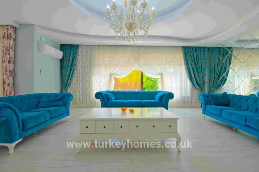 8+1 Bedroom Villa For sale in Karagedik Nbh. Fethiye - 500 m²