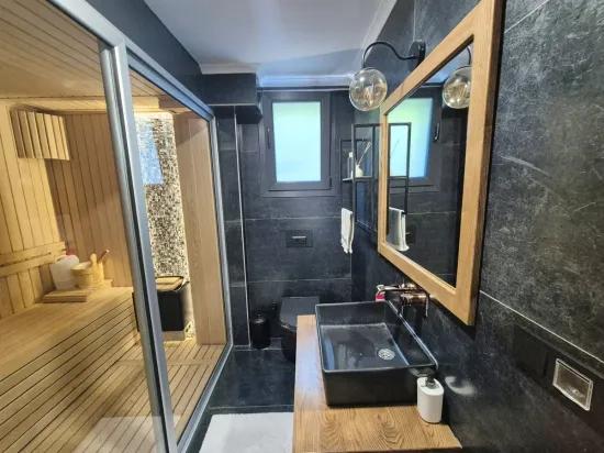 Detached Villa with Private Pool within a 600 M² Plot
