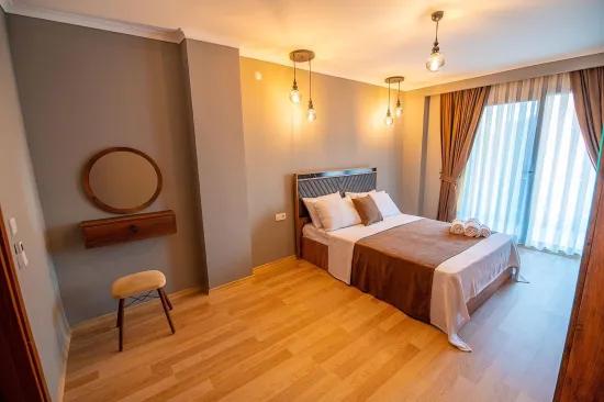 Furnished Long-term Rental Detached Villa