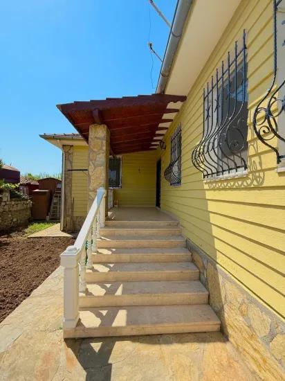 Detached Garden Pool For Rent Villa