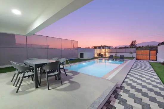 In Koca Çalış For Rent Detached Pool Furnished Villa
