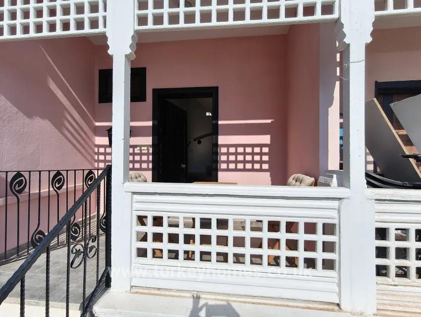 От Bersu Yatırım близко к пляжу Çalış в комплексе с бассейном на продажу 2+1