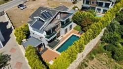 Для продажи Вилла 4+1 в Çiftlik Fethiye - 660 m²
