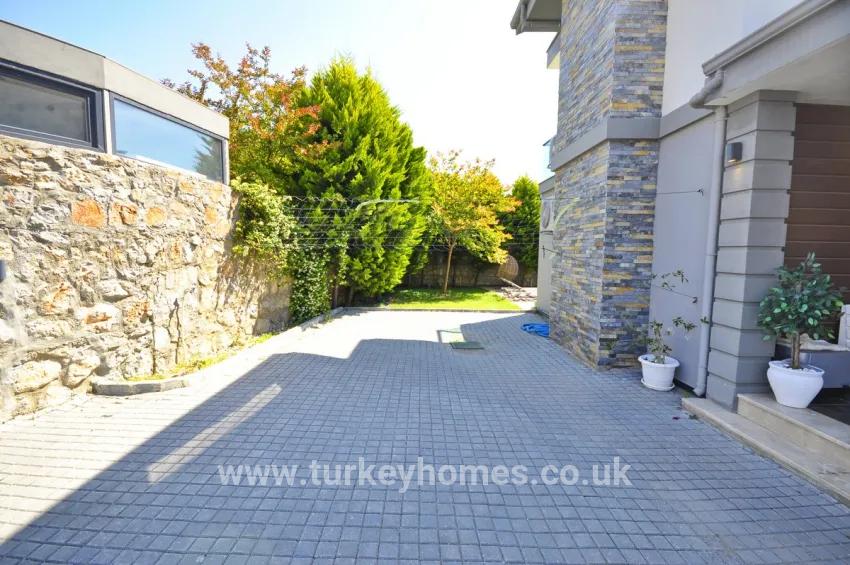 Fethiye Çiftlik Mah. Satılık 4+1 Villa - 660 m²
