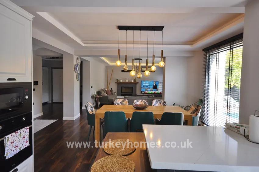 Fethiye Çiftlik Mah. Satılık 4+1 Villa - 660 m²