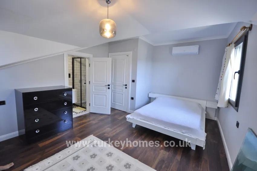Fethiye Çiftlik Mah. Satılık 4+1 Villa - 660 m²