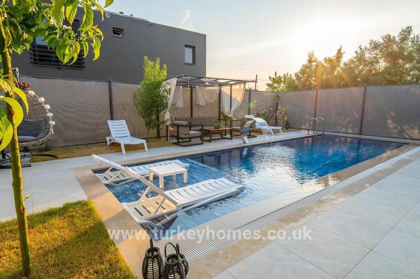 Fethiye Kargı Mah. Kiralık 3+1 Villa - 350 m²