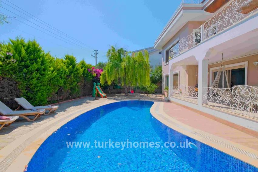 Fethiye Karagedik Mah. Satılık 8+1 Villa - 500 m²