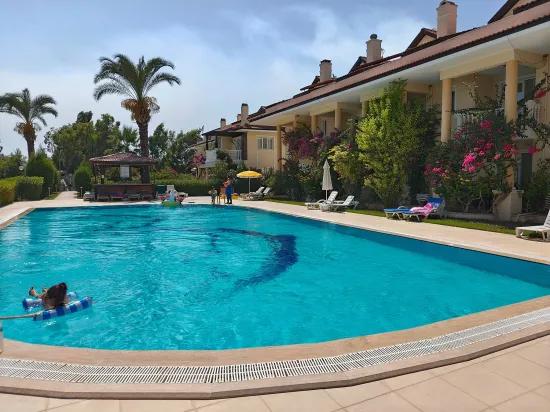 Bersu Yatırım'dan Denize Sıfır Havuzlu Sitede Triplex Villa