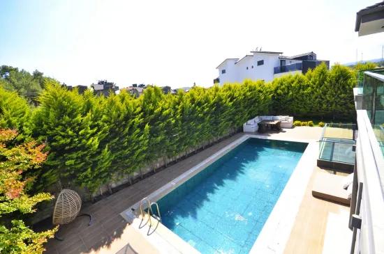 600 M² Arsa İçerisinde Özel Havuzlu Müstakil Villa