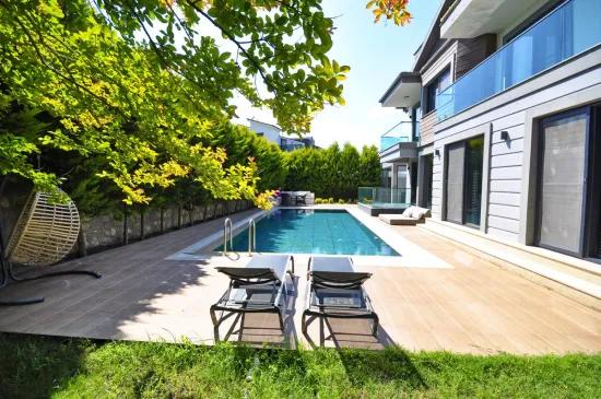 600 M² Arsa İçerisinde Özel Havuzlu Müstakil Villa