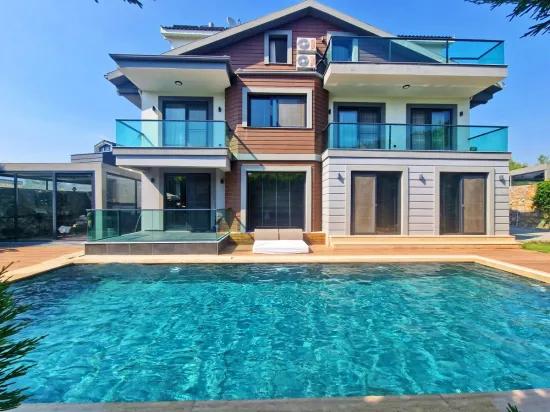 600 M² Arsa İçerisinde Özel Havuzlu Müstakil Villa