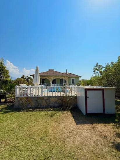 Müstakil Bahçeli Havuzlu Kiralık Villa