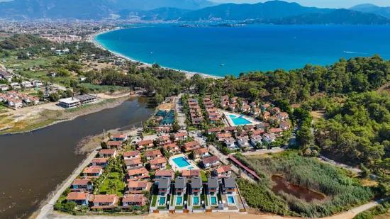 Koca Çalış'ta Kiralık Müstakil Havuzlu Eşyalı Villa