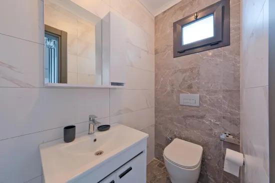 Koca Çalış'ta Kiralık Müstakil Havuzlu Eşyalı Villa