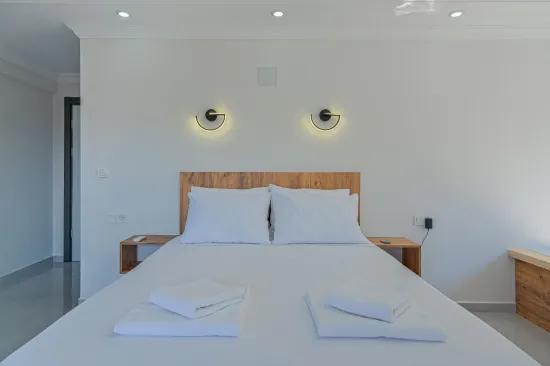 Koca Çalış'ta Kiralık Müstakil Havuzlu Eşyalı Villa