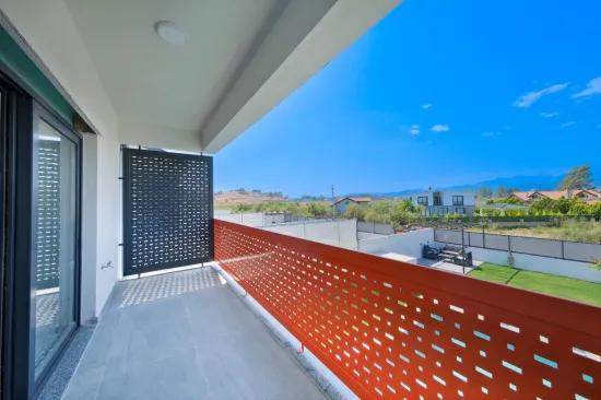 Koca Çalış'ta Kiralık Müstakil Havuzlu Eşyalı Villa
