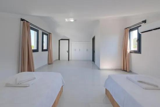 Koca Çalış'ta Kiralık Müstakil Havuzlu Eşyalı Villa
