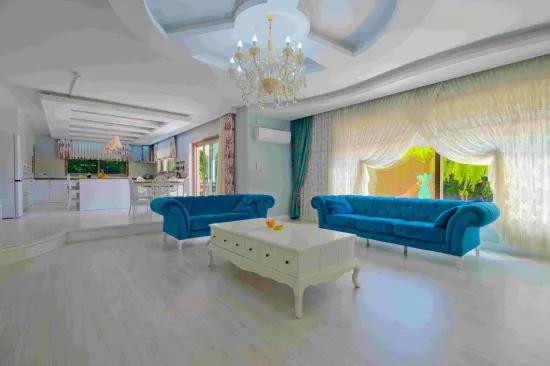 Fethiye Karagedik'te 661 M² Arsa İçinde 8+1 Özel Havuzlu Villa