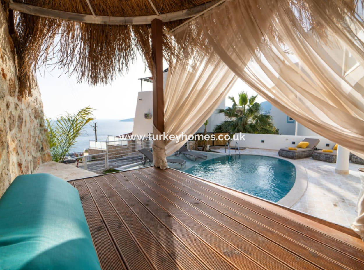 Kaş Kalkan'da Tripleks Full Deniz Ve Adalar Manzaralı Müstakil Havuzlu Villa