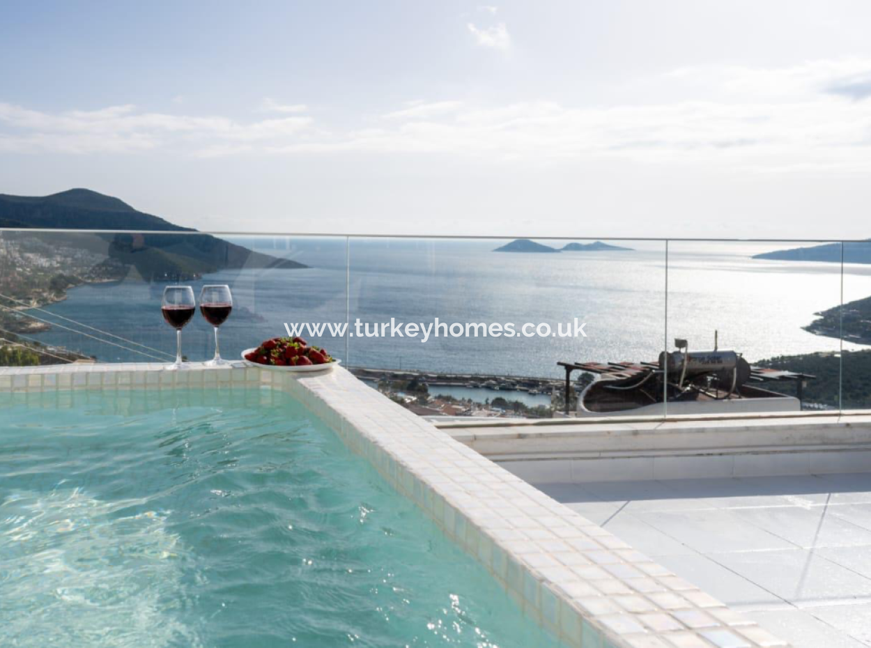 Kaş Kalkan'da Tripleks Full Deniz Ve Adalar Manzaralı Müstakil Havuzlu Villa